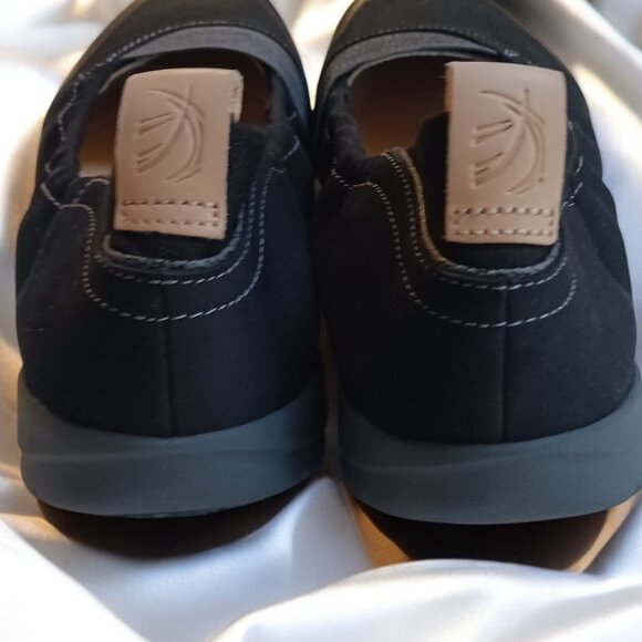 Clarks Tri Adapt Trigenic Shoes - Black Nubuck Leather, Size 8.5, New in Box - Picture 7 of 12